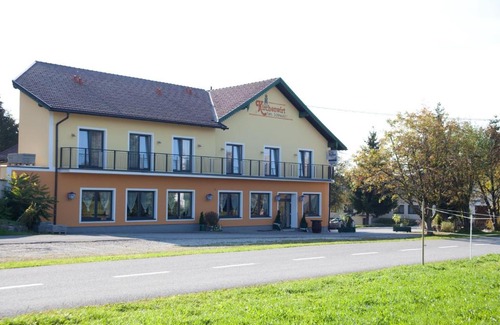 Strasswalchen Hotel | Kirchenwirt Irrsdorf Familie Schinwald