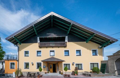 Strasswalchen Hotel | Kirchenwirt Irrsdorf Familie Schinwald