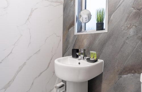 Shotts Apartment | Kirkview Apartment