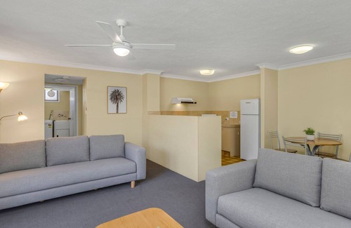 Coolangatta Apartment | Kirra Belle 1 - Central Kirra - Pet Friendly!