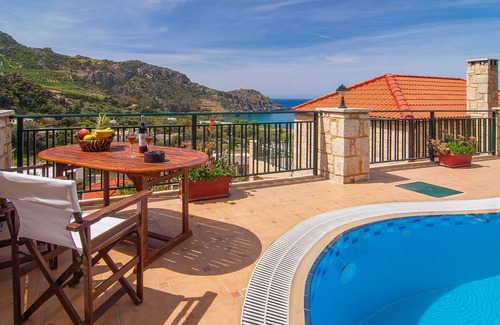 Sfinari Villa | Kissamos rental villa with private pool