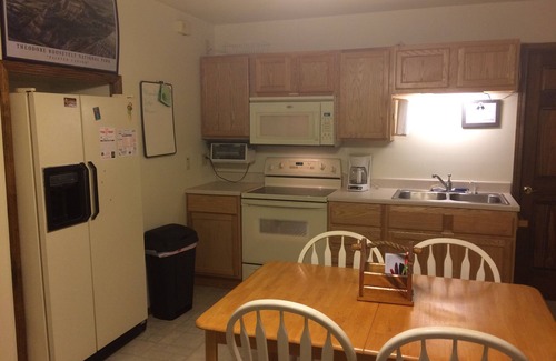 Auburn House | Kitchen, 2 Bedroom, Bath & Laundry, Private entrance, Lake, Wildlife, Quite