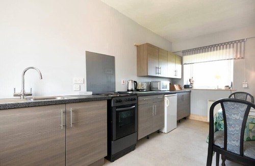 Bamburgh Cottage | KITTIWAKE COTTAGE, BUDLE BAY, romantic, with open fire in Bamburgh