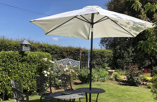 Godshill Cottage | KITTY'S LOFT, family friendly, character holiday cottage in Godshill