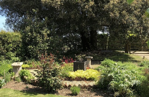 Godshill Cottage | KITTY'S LOFT, family friendly, character holiday cottage in Godshill
