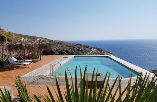 Kea Apartment | KiVA villa at KAMPI, KEA, CYCLADES, GREECE