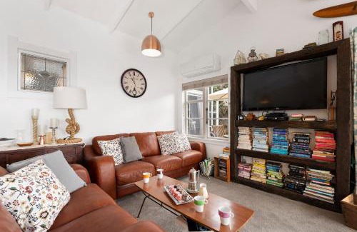 Lake Tarawera House | Kiwiana Bach - Lake Tarawera Holiday Home
