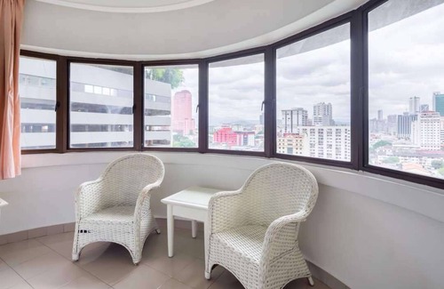 Chow Kit Condo | KL skyline view service apartment @ villa puteri (near pwtc)