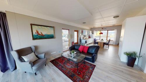 Hellissandur Apartment | Kleifar: Ocean View Apartment