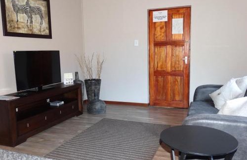 Emalahleni House | Klein Bosveld Guest House