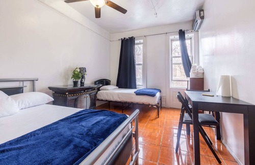 Crown Heights House | KLO Room #3 With Private Bathroom