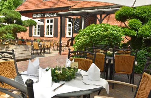Hude Hotel | Klosterschänke Hude Hotel Ferienwohnungen Restaurant Café