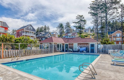 Olivia Beach House | Knee Deep In Happiness