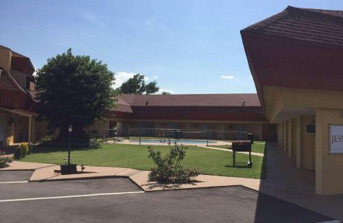Fairview Hotel | Knights Inn Fairview