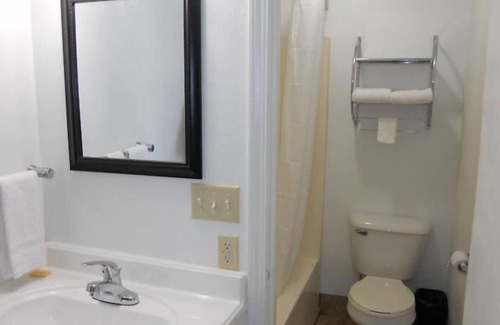 Harrisonville Hotel | Knights Inn Harrisonville