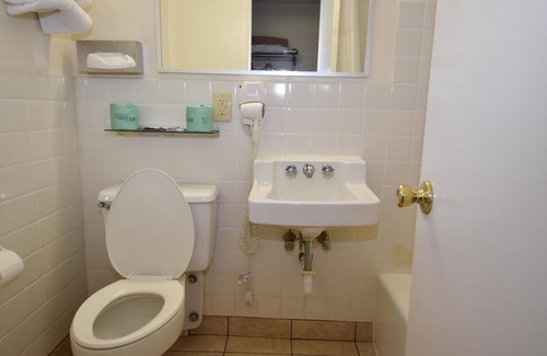 Oswego Hotel | Knights Inn Oswego