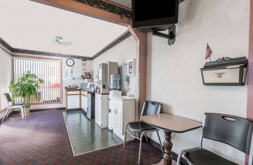 Ottawa Hotel | Knights Inn Ottawa