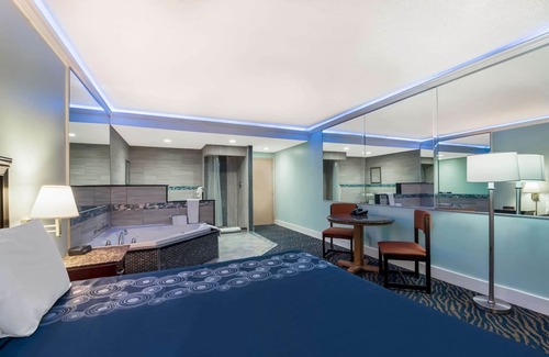 Ogontz Campus Hotel | Knights Inn Philadelphia