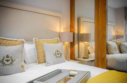 Knightsbridge Apartment | Knightsbridge Apartment with Harrods View