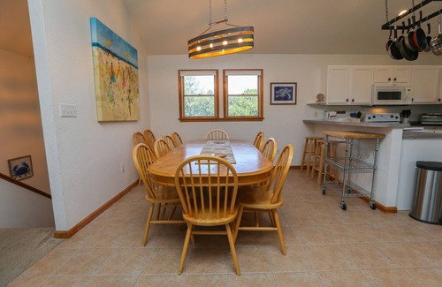 Kitty Hawk House | 🦀 Knot Too Crabby - 5 BR home w/Private Pool & Hot Tub 🦀