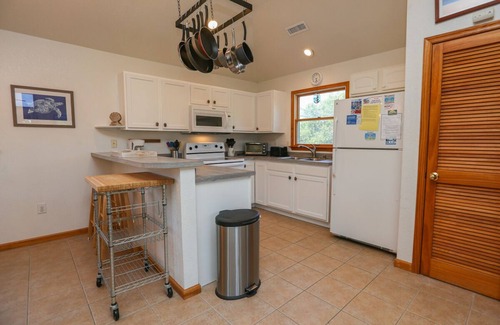 Kitty Hawk House | 🦀 Knot Too Crabby - 5 BR home w/Private Pool & Hot Tub 🦀