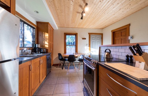 Golden House | Knotty Pine Lodge