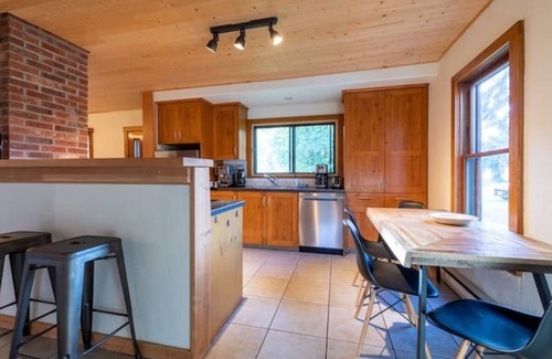 Golden House | Knotty Pine Lodge
