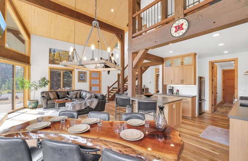 Tamarack Resort House | Knotty Pines in Donnelly | Luxe Cabin Bordering Tamarack | Room for Toys | Hot Tub