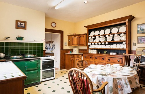 Colyton House | Knowles - Seven Bedroom House, Sleeps 13