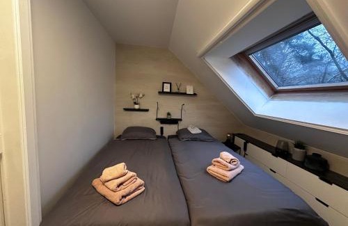Houthalen Apartment | Knus Bos-Chalet bij Wijers Wandelroutes voor Gezinnen en Wandelaars - Fijnspar 108