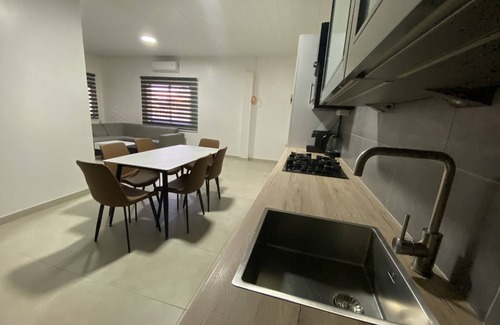 Paramaribo House | Knusse Vakantie Woning Voor Kort of Lang Verblijf. Volledige Gemeubileerd
