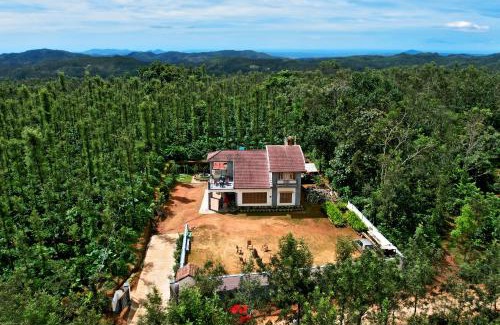 Mudigere Villa | Kodebailu Homestay - 3BH Full Villa, Home Food, Coffee Estate