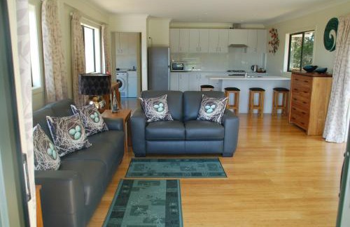 Parua Bay House | Kohinui Glade Holiday Cottage