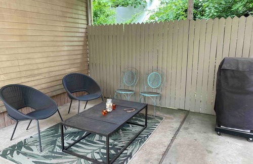 Lambertville House | Koji & Pearl's Art House by the River - 2 Bedroom Apartment in Lambertville, NJ.