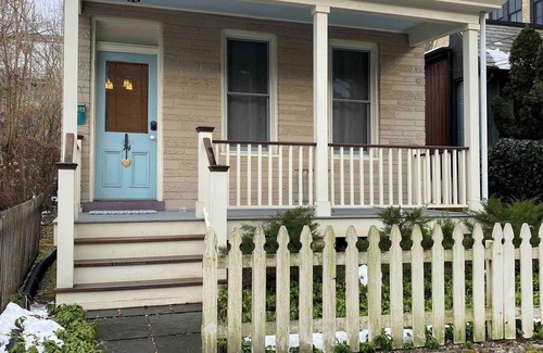 Lambertville House | Koji & Pearl's Art House by the River - 2 Bedroom Apartment in Lambertville, NJ.