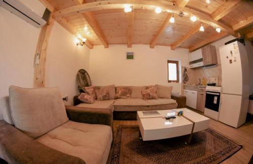 Mladenovac Apartment | Koji Vajat