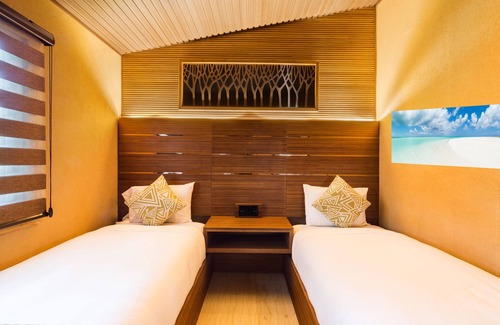 Venetian Road Settlement Hotel | Kokomo Botanical Resort - Caribbean Family Cottages