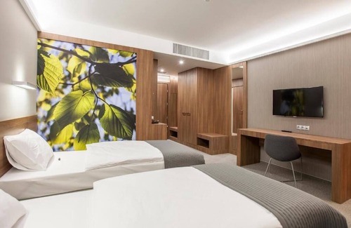 Dobron Hotel | Kolumna Park Hotel