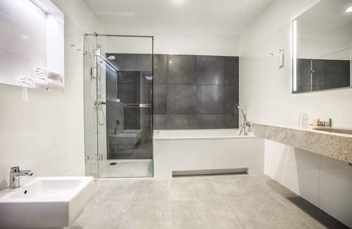 Dobron Hotel | Kolumna Park Hotel