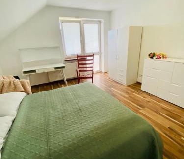 Nowy Sacz House | Komfortowy pokój dla dwojga z balkonem Marcinkowicka
