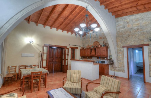 Lofou House | Komi Lofou Traditional House