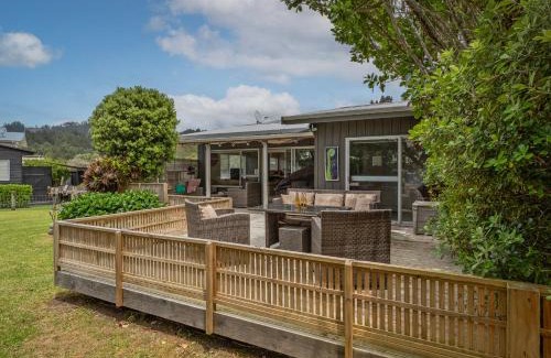 Whiritoa House | Kon Tiki Retreat - Whiritoa Beach Holiday Home