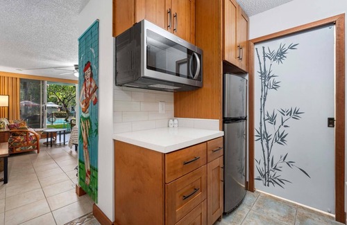 Historic Kailua Village Apartment | Kona Islander Hawaiian Style Poolside