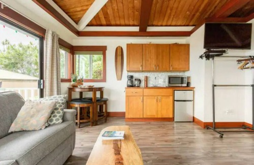 Kona Palisades House | Kona Sunset Ocean View Two Studio Oasis