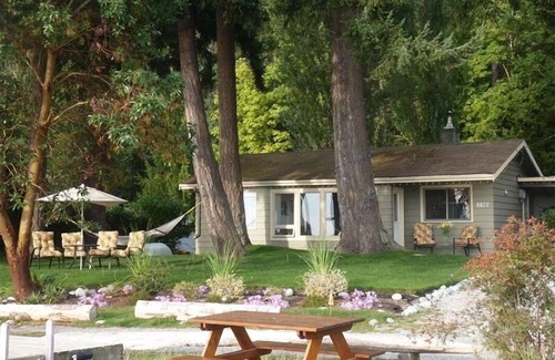 Halfmoon Bay Cottage | Konrad Cottages - Beach Cottage