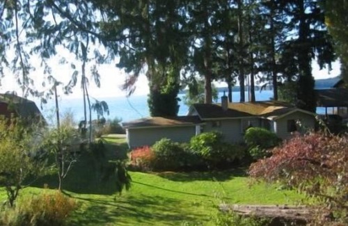 Halfmoon Bay Cottage | Konrad Cottages - Beach Cottage