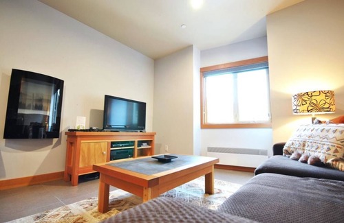 Sun Peaks Condo | Kookaburra Lodge 207: Centrally Located, Stylish, 1BDRM Condo