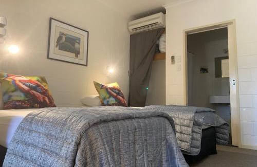 Yungaburra Hotel | Kookaburra Motel Yungaburra