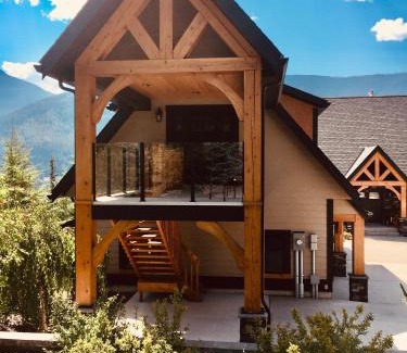 Balfour House | Kootenay Wild Guest Suites
