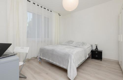 Ursynow Apartment | Kopcińskiego Bright & Spacious Apartment Warsaw Ursynów by Noclegi Renters